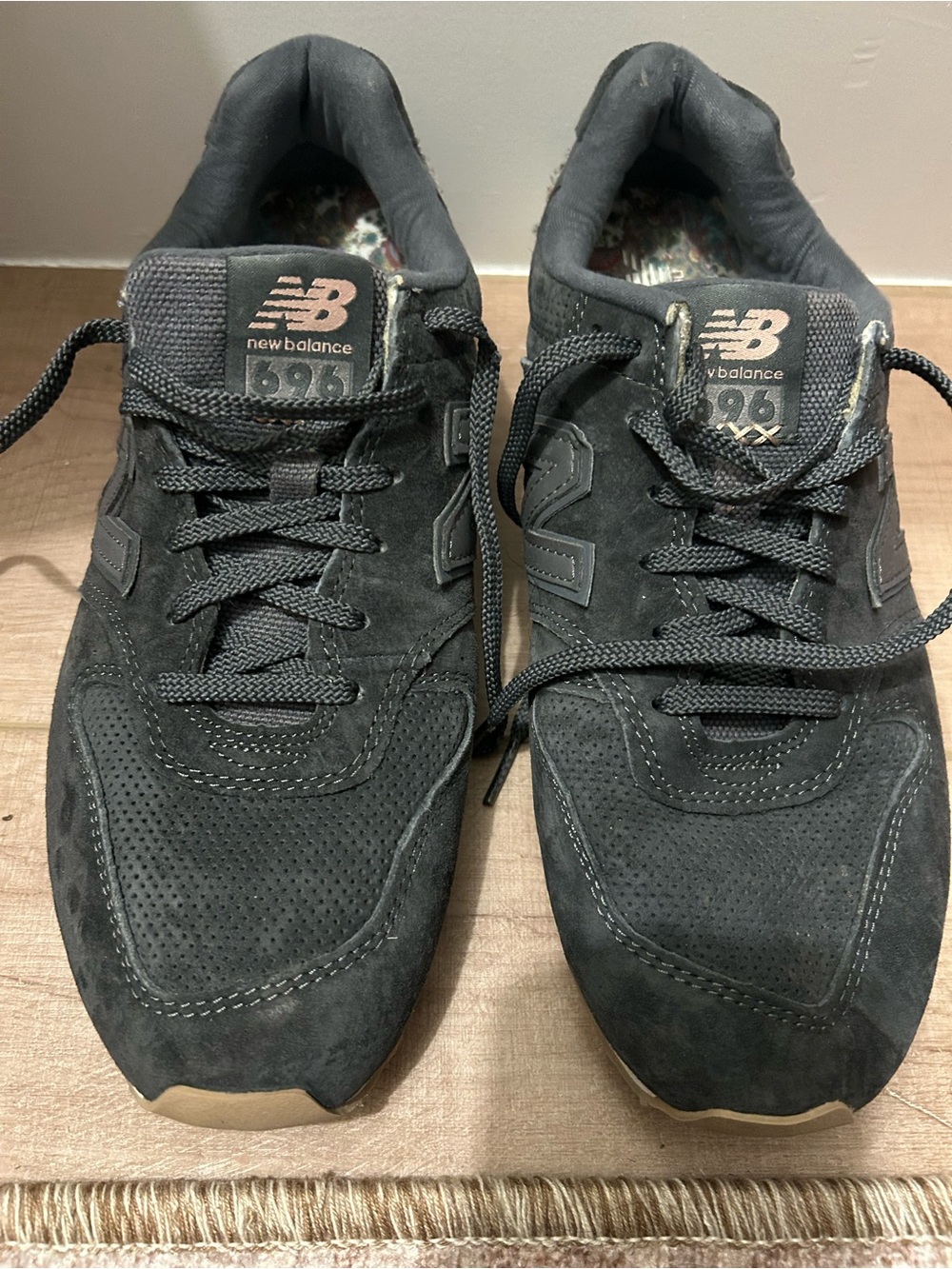 New Balance 696